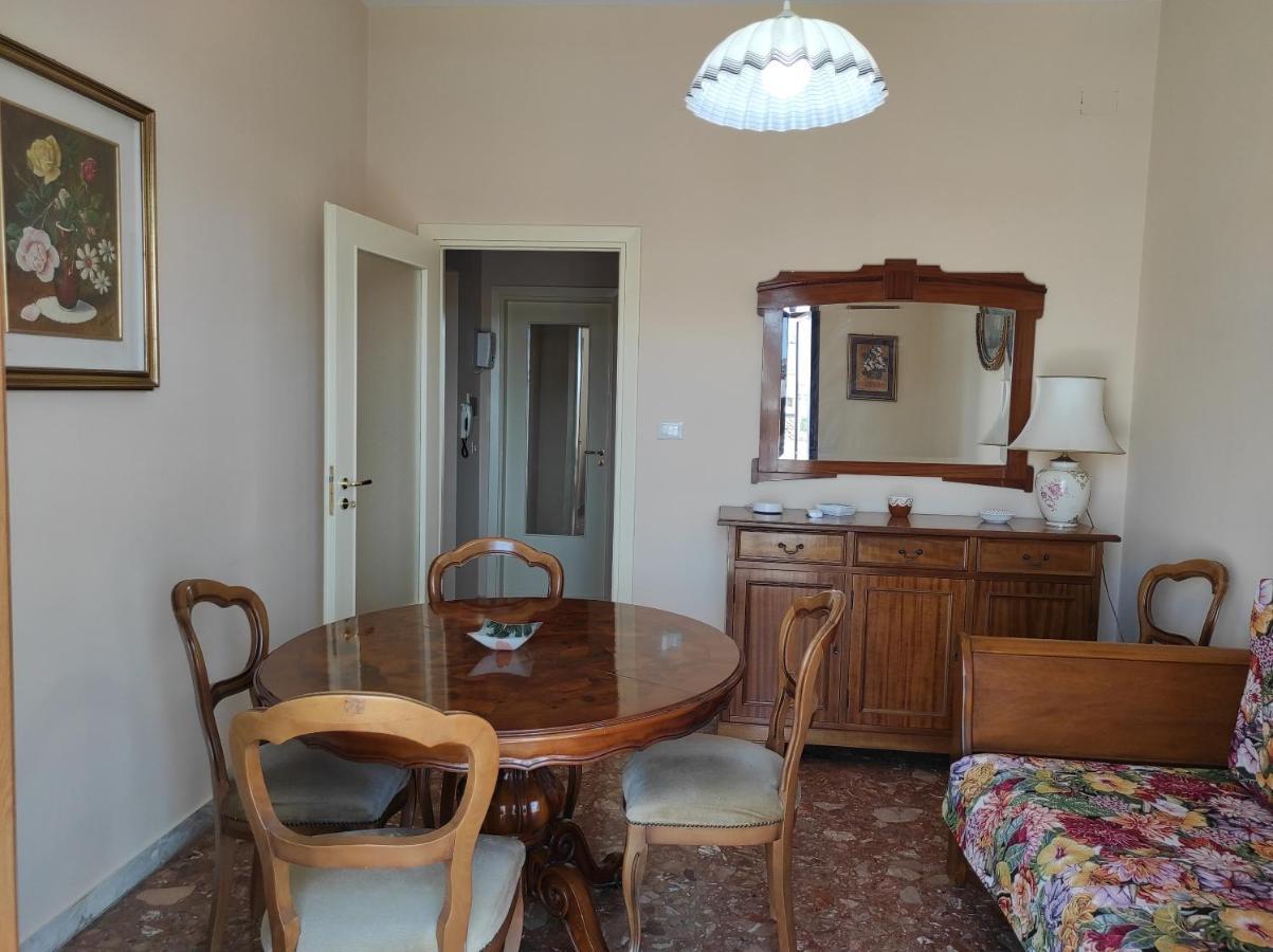 La Colonna Holiday House Apartment Lecce Bagian luar foto