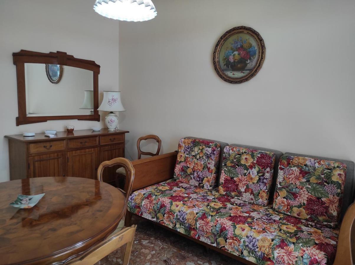 La Colonna Holiday House Apartment Lecce Bagian luar foto