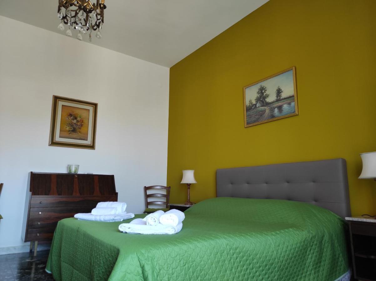 La Colonna Holiday House Apartment Lecce Bagian luar foto