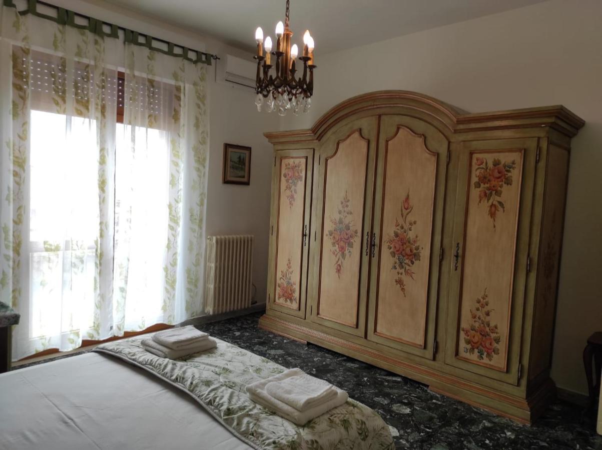 La Colonna Holiday House Apartment Lecce Bagian luar foto